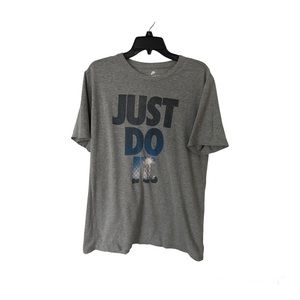 Nike T-shirt Men’s Size Large